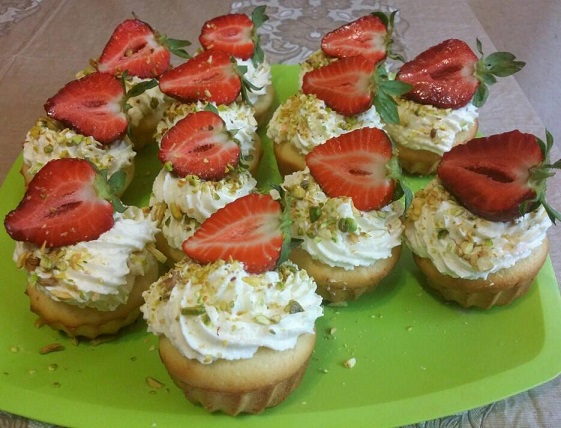 Çilek ile cupcakes