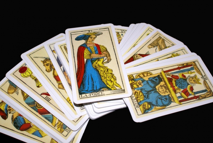 Tarotu tahmin etmeyi öğrenmek için