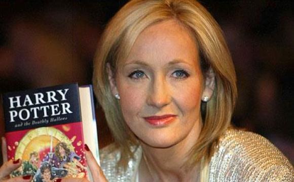 Joan Rowling Harry Potter'la nasıl çıktı?